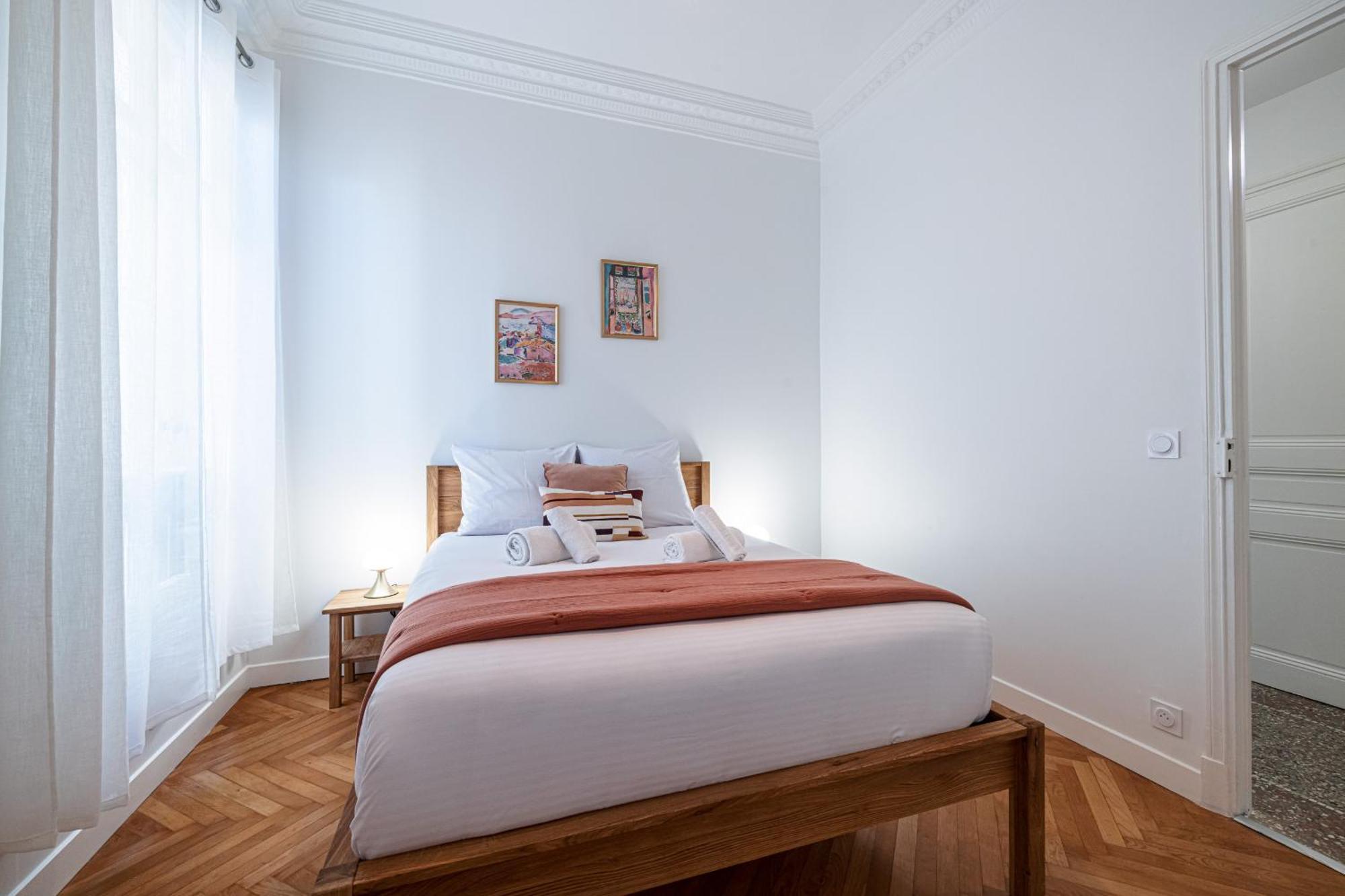 Apartment 10 Amiral 201 - Magnifique - 2 - Centre-ville